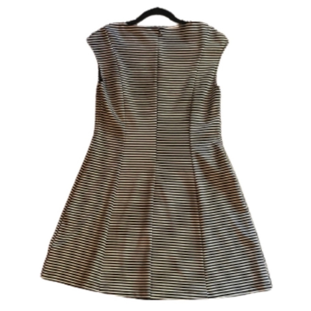 🆕 GAP Women's Striped Fit & Flare Skater Dress with Cap Sleeves 8 - Picture 9 of 16